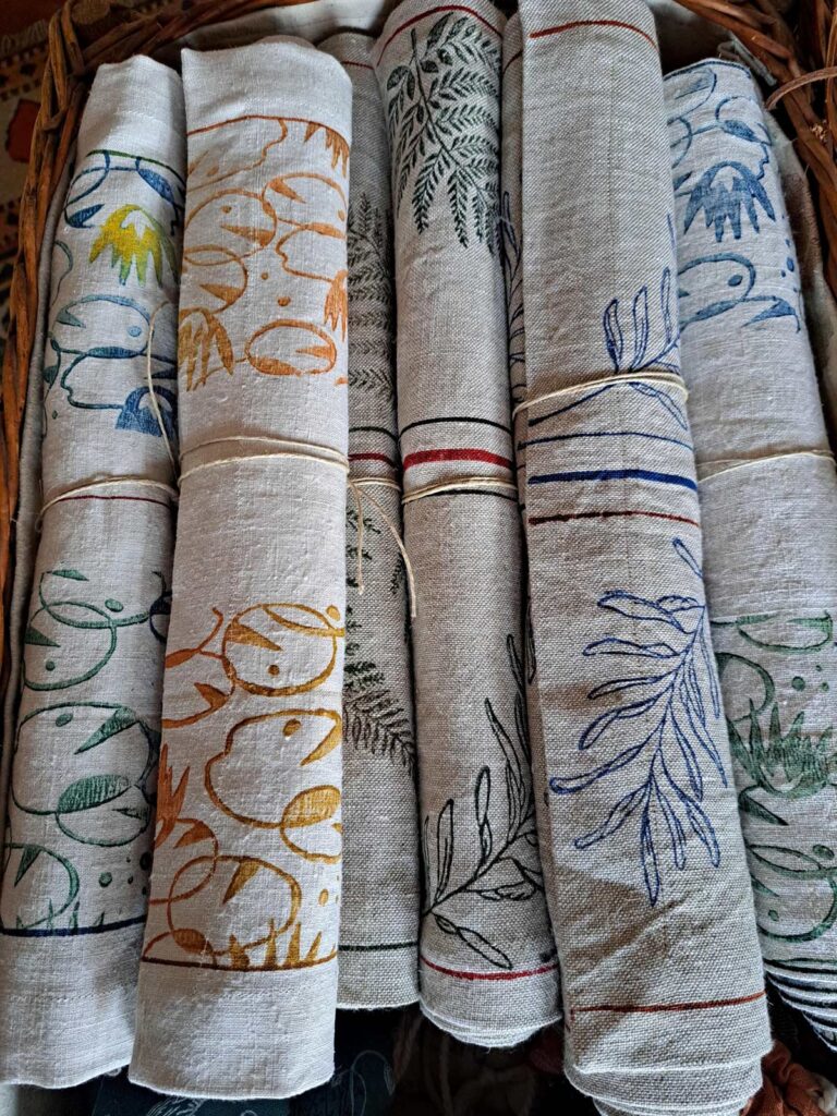 Haendedruck Handbedrucktes Leinen