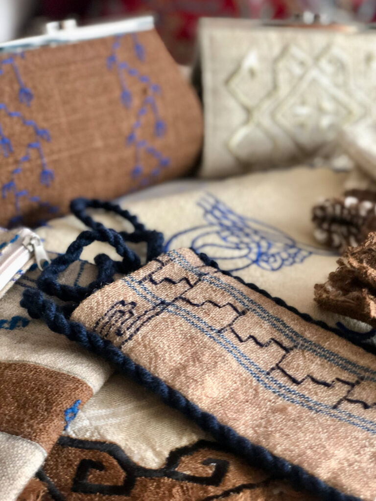 Karnavas-Craft Handgefertigte Heimtextilien